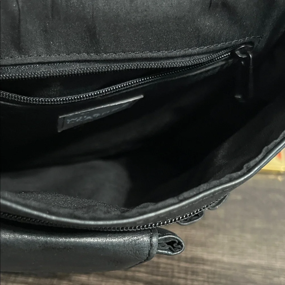 Wilsons Leather Black Men's Messenger Crossbody Bag with Silver Hardware
